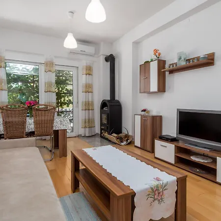 2 Bedroom Beautiful In