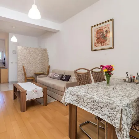 2 Bedroom Beautiful In * Kastav
