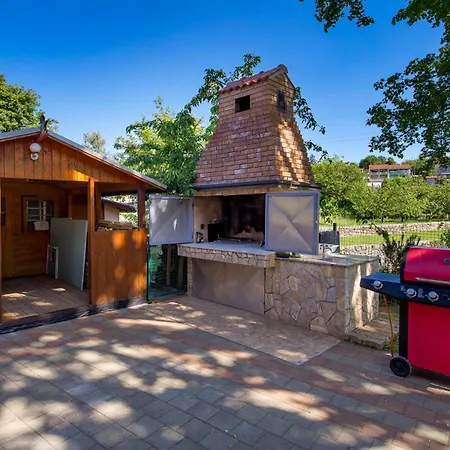2 Bedroom Beautiful In
