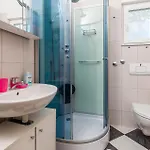 2 Bedroom Beautiful In Apartament Kastav