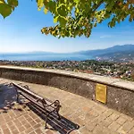 2 Bedroom Beautiful In *