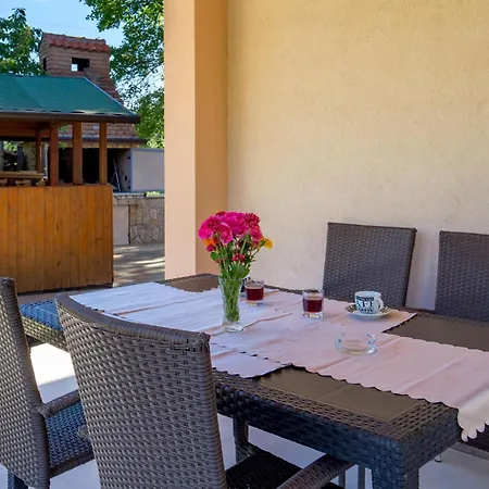 Apartment 2 Bedroom Beautiful In Kastav